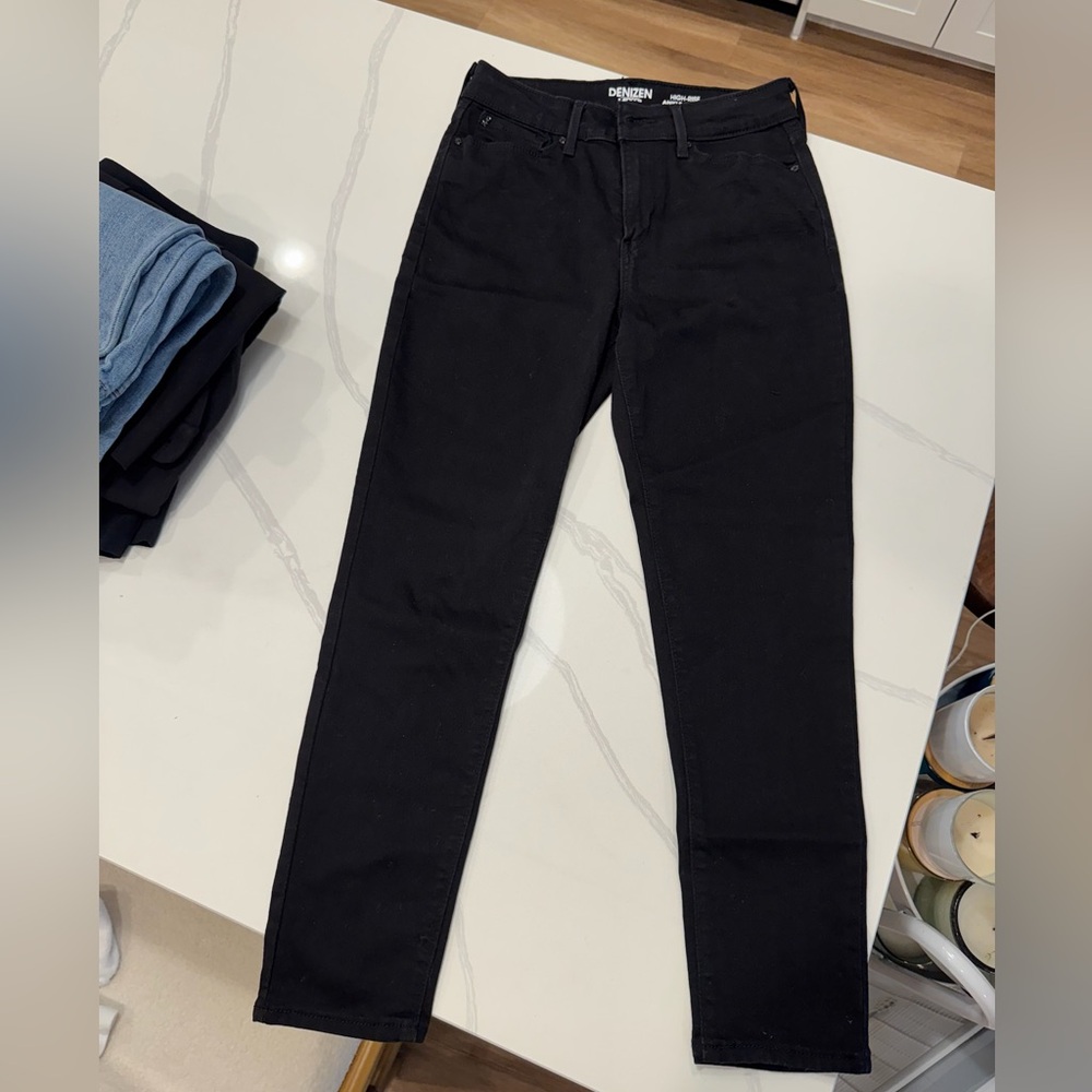 Levi's Black High-Rise Ankle Skinny Jeans